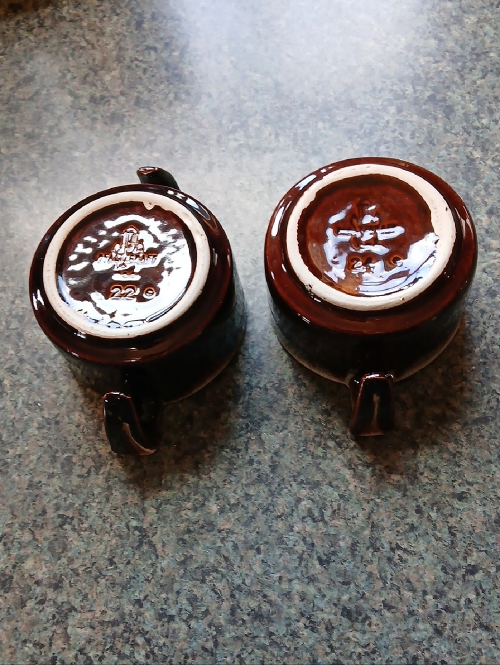 Pfaltzgraff Brown Glazed Stoneware Creamer  And Sugar Bowl Set.